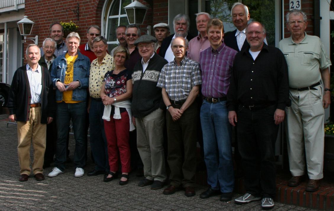 Alle Seminarteilnehmer des Dortmunder SV Vor dem Hotel Ammertmann in Grinau-Epe 2012